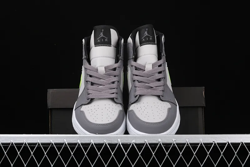 All categories Air Jordan Jordan series basketball shoes Air Jordan 1 Mid Air Jordan 1 Mid "Grey Volt" AJ1 Joe 1 neutral gray fluorescent yellow basketball shoes 554724-072